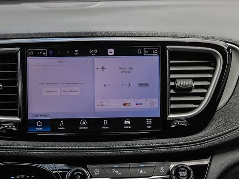 New 2027 Chrysler Pacifica Select FWD image 15