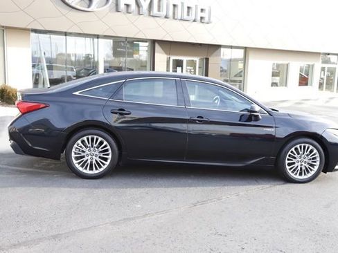 Used 2021 Toyota Avalon Limited w/ Advanced Safety Package image 2