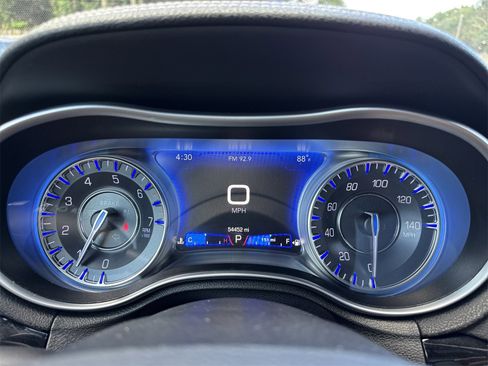 Used 2021 Chrysler 300 S image 19