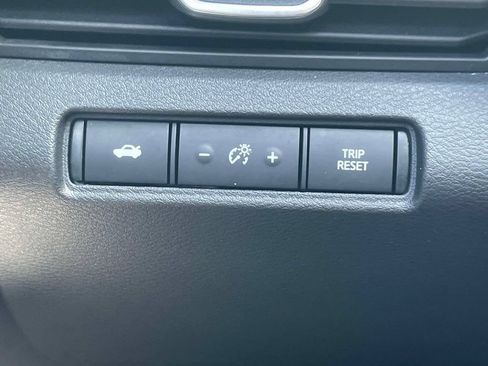 Used 2024 Nissan Altima 2.5 SV FWD image 18