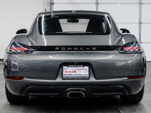 Used 2022 Porsche 718 Cayman image 16
