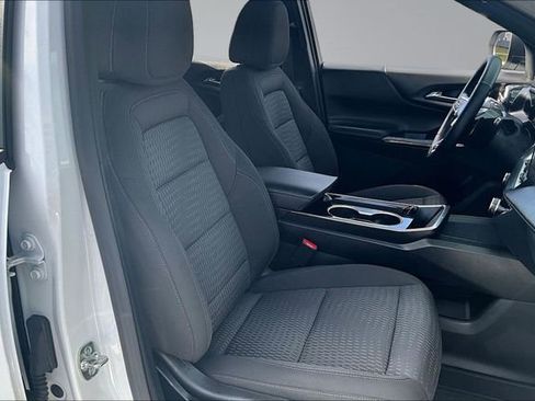 Used 2025 Chevrolet Equinox LT w/ Safety and Technology Package image 27