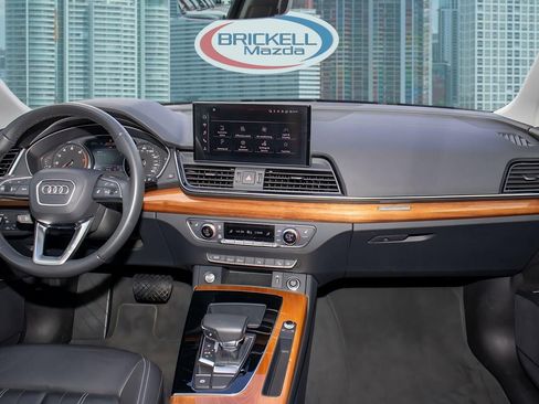 Used 2023 Audi Q5 2.0T Premium w/ Convenience Package image 8