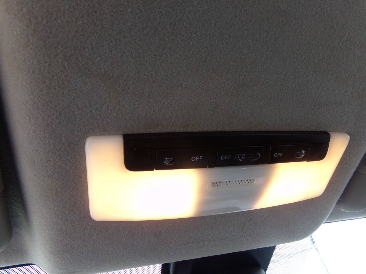 Used 2020 Nissan Versa S FWD image 22