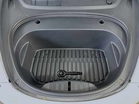 Used 2023 Tesla Model 3 Standard Range RWD image 8