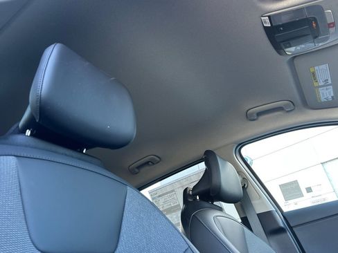 New 2026 Kia Niro Wind image 17