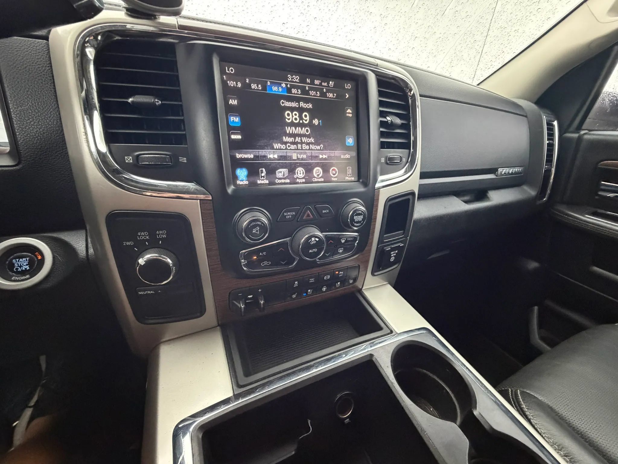 Used 2015 RAM 2500 Laramie AWD/4WD image 26