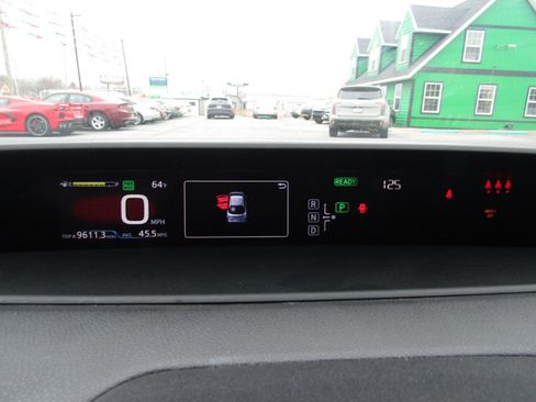 Used 2017 Toyota Prius Two image 14