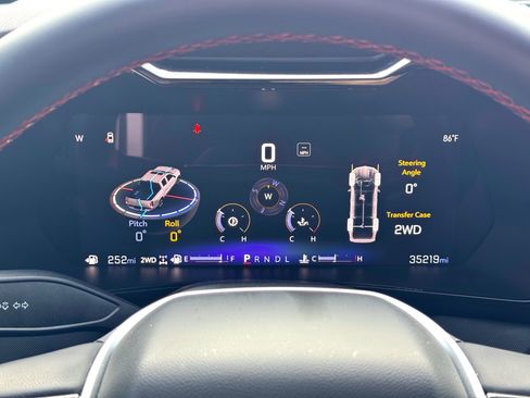 Used 2024 Chevrolet Colorado Z71 w/ Z71 Convenience Package 2 image 23