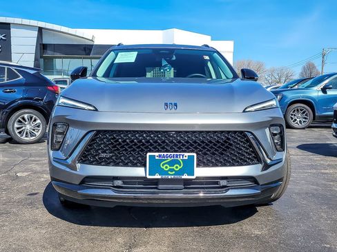 Used 2025 Buick Envision Sport Touring image 4