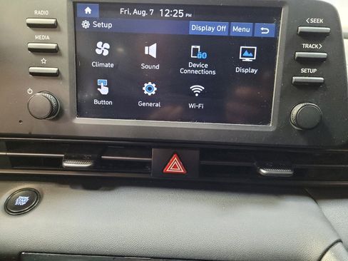 Used 2025 Hyundai Elantra Sport FWD image 25