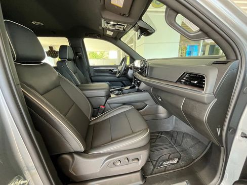 Used 2026 Chevrolet Tahoe Premier AWD/4WD image 14