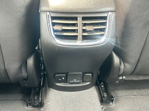 Used 2024 Chevrolet Malibu LT image 11