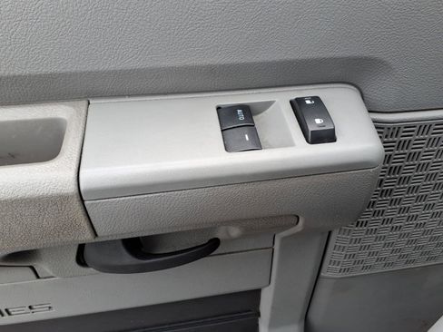 Used 2021 Ford E-350 and Econoline 350 Super Duty w/ Power Windows & Locks Group image 11