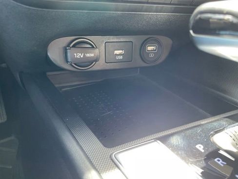 Used 2022 Hyundai Elantra SEL w/ Convenience Package FWD image 19