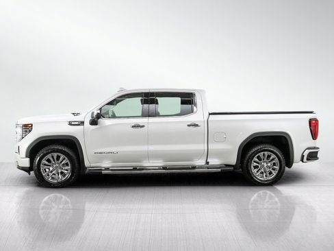 Used 2025 GMC Sierra 1500 Denali w/ Technology Package AWD/4WD image 2