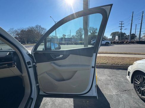 Used 2017 Audi Q7 3.0T Premium w/ Towing Package image 17