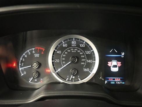 Used 2021 Toyota Corolla LE image 19