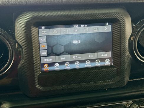 Used 2022 Jeep Wrangler Unlimited Sport image 16