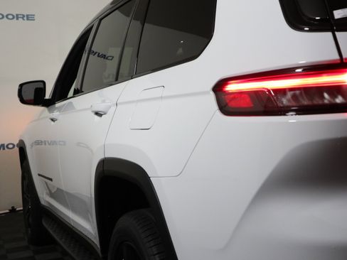 New 2025 Jeep Grand Cherokee L Limited AWD/4WD image 11