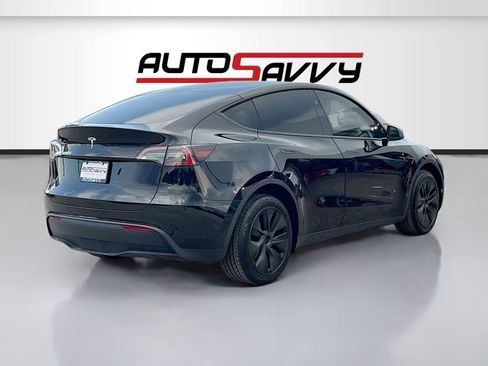 Used 2025 Tesla Model Y Long Range RWD image 7