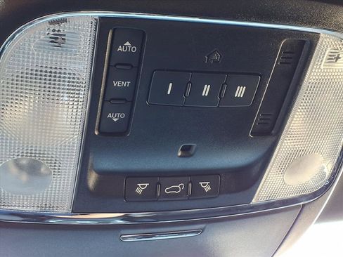 Used 2020 Jeep Grand Cherokee Altitude image 18