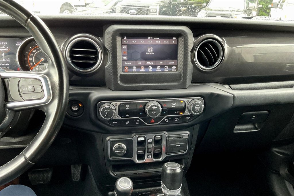 Used 2021 Jeep Wrangler Unlimited Sahara AWD/4WD image 15