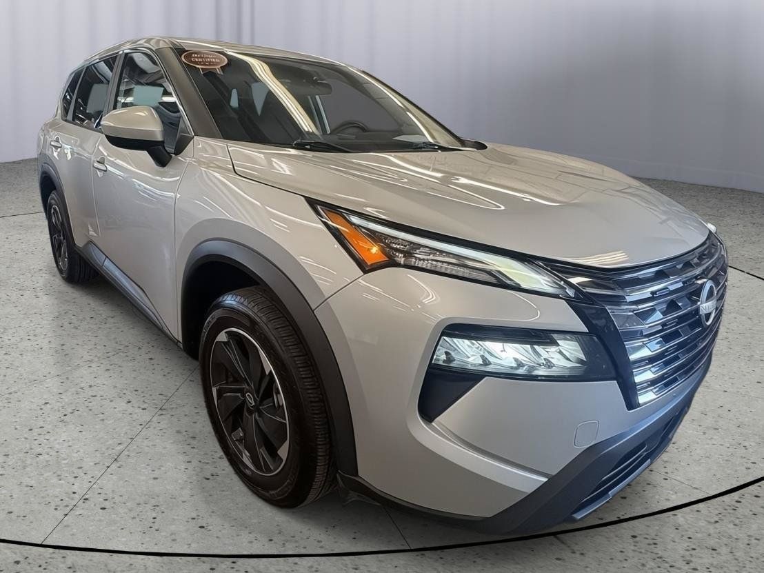 Used 2024 Nissan Rogue SV AWD/4WD image 7