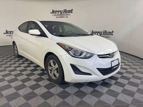 Used 2015 Hyundai Elantra SE FWD image 6