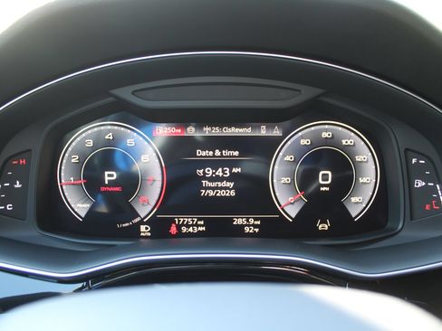 Used 2025 Audi Q7 3.0T Premium AWD/4WD image 35