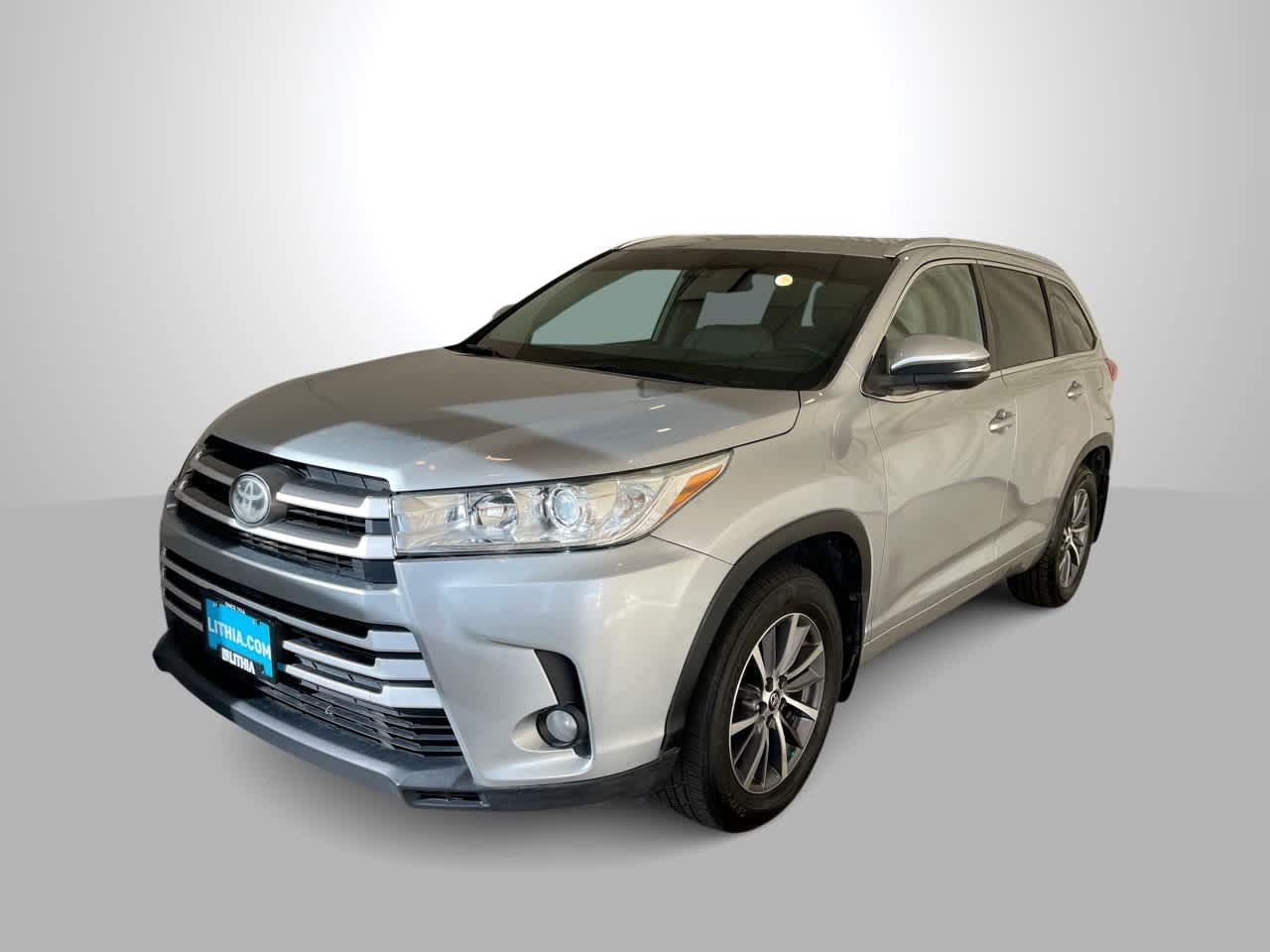 Used 2018 Toyota Highlander XLE AWD/4WD image 1