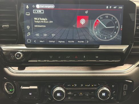 Used 2025 GMC Sierra 2500 SLT w/ SLT Convenience Package image 12