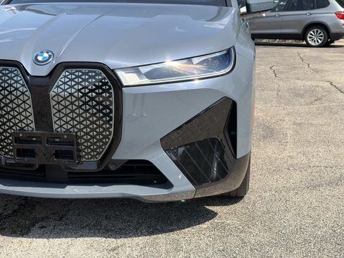 Certified 2022 BMW iX xDrive50 w/ Sport Package AWD/4WD image 9