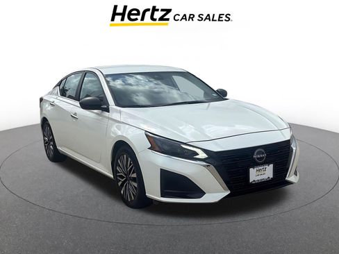 Used 2025 Nissan Altima 2.5 SV image 1