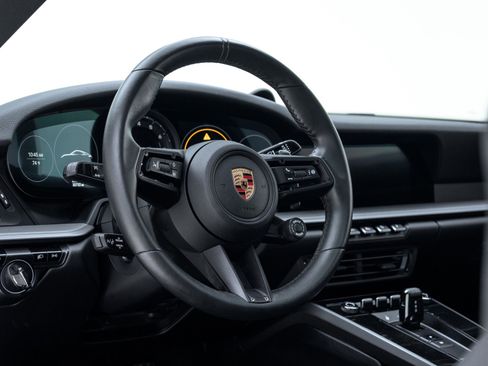 Used 2020 Porsche 911 Carrera RWD image 27