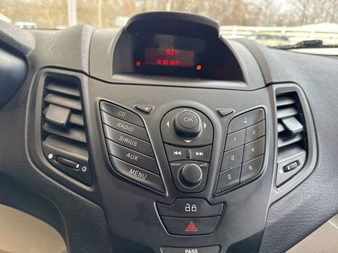 Used 2013 Ford Fiesta S image 19