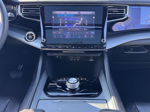 Used 2022 Jeep Wagoneer Series I image 11