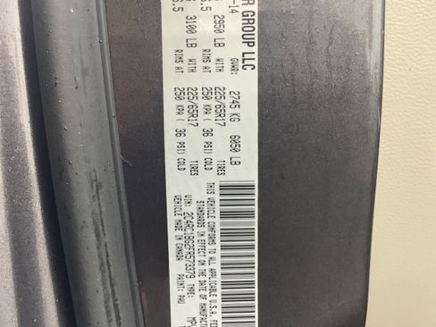 Used 2015 Chrysler Town & Country Touring image 26