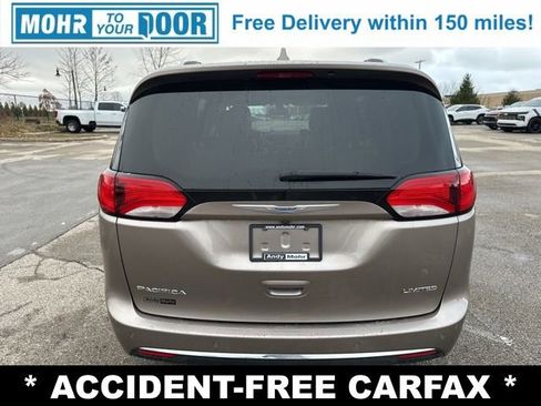 Used 2018 Chrysler Pacifica Limited image 6
