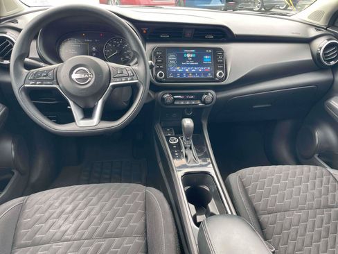 Used 2022 Nissan Kicks SV FWD image 7