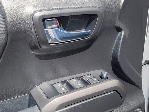 Used 2021 Toyota Tacoma TRD Off-Road AWD/4WD image 7