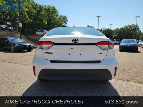 Used 2024 Toyota Corolla LE FWD image 5