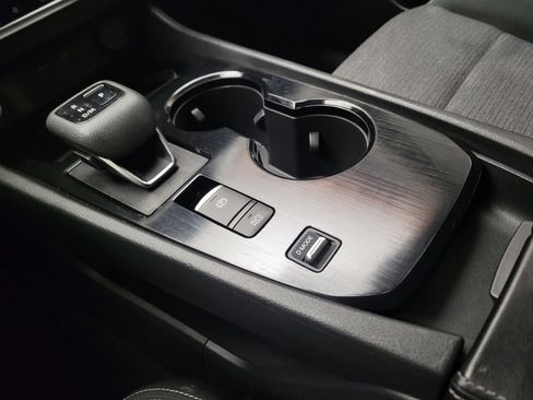 Used 2023 Nissan Rogue SV image 26