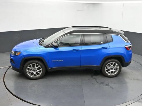 Used 2025 Jeep Compass Limited AWD/4WD image 18