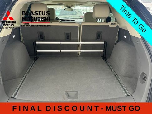 Used 2020 Cadillac XT5 Premium Luxury w/ LPO, Floor Liner Package AWD/4WD image 36