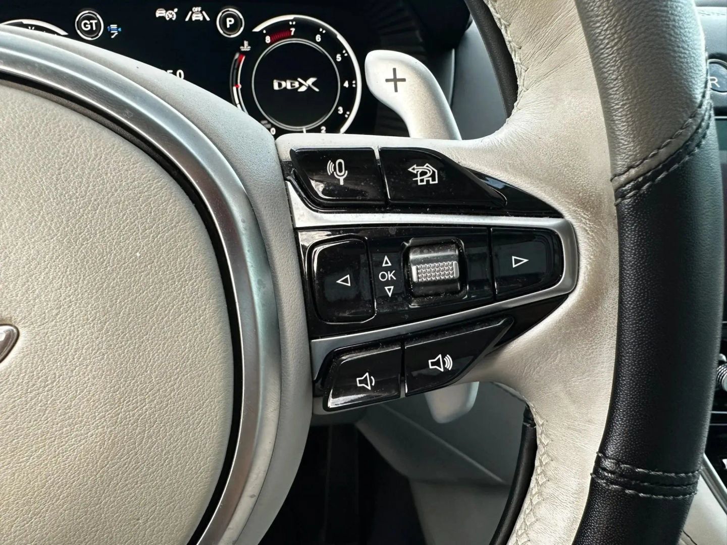 Used 2021 Aston Martin DBX AWD/4WD image 26