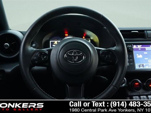 Used 2023 Toyota GR86 Premium image 49