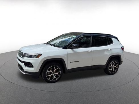 Used 2025 Jeep Compass Limited AWD/4WD image 8