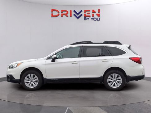 Used 2016 Subaru Outback 2.5i Premium image 2