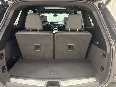 Used 2025 Cadillac XT6 Premium Luxury image 21
